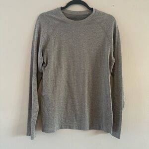 Fabletics Men’s Training Day Gray Long Sleeve Running Workout Size Small